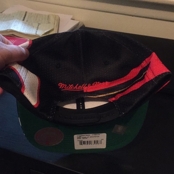 Philadelphia Seventy Sixers Mitchell and Ness Hat - Picture 2 of 2